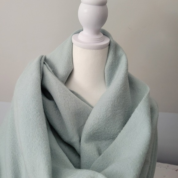 Bugatteli Luxury Wool Cashmere Blend Scarf Shawl Wrap Blue Fringe 26x72 L Luxury - Picture 3 of 8